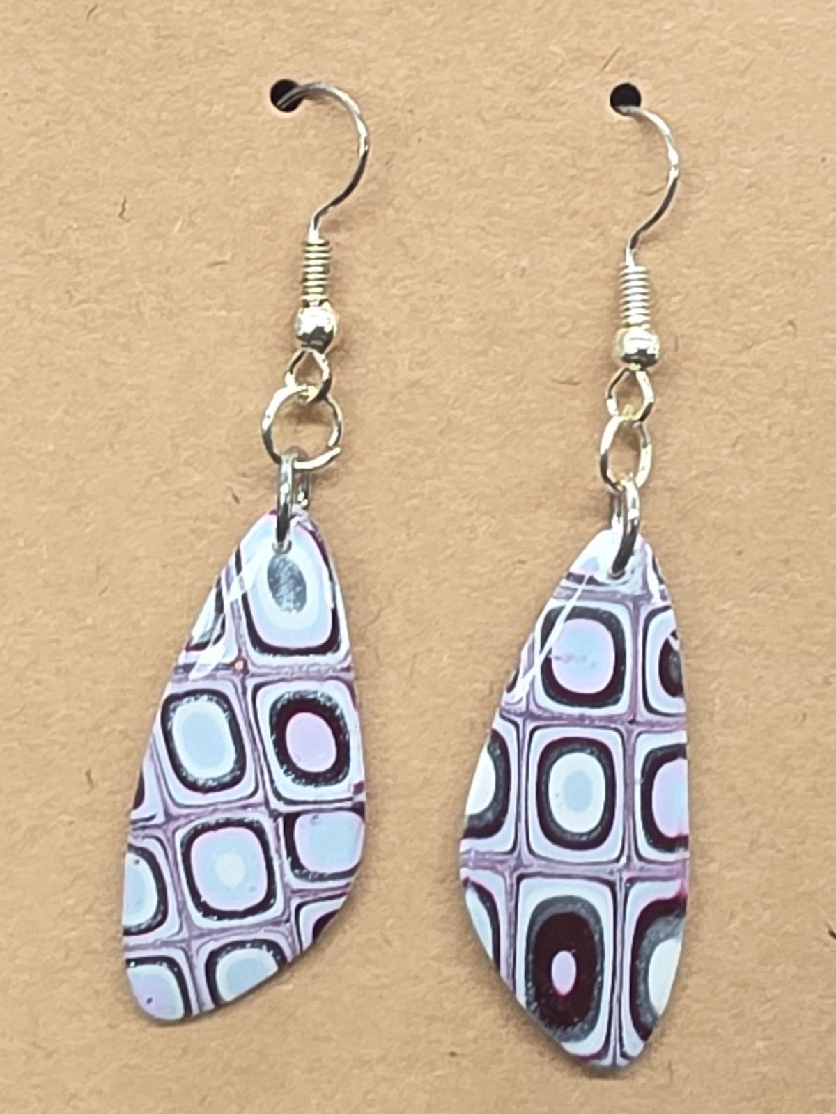 Mauve and Silver Quilt Pattern: Fishhooks