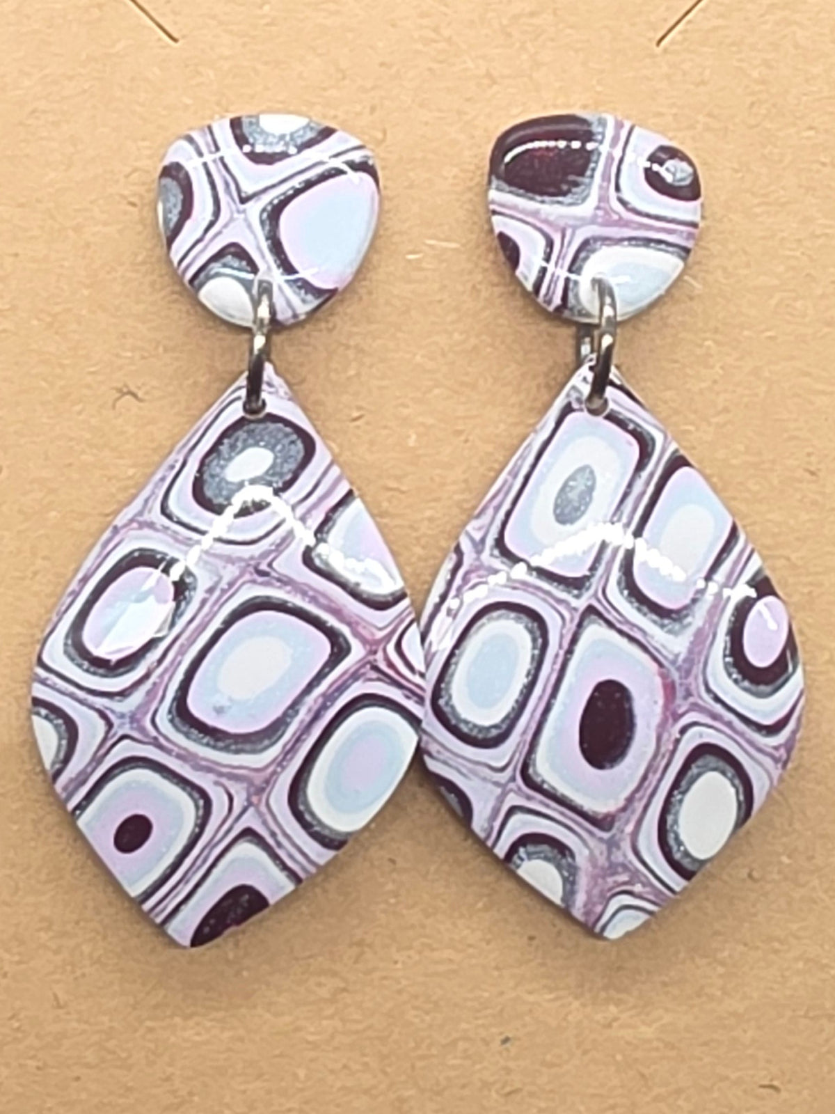 Mauve and Silver Quilt Pattern Dangles: Post