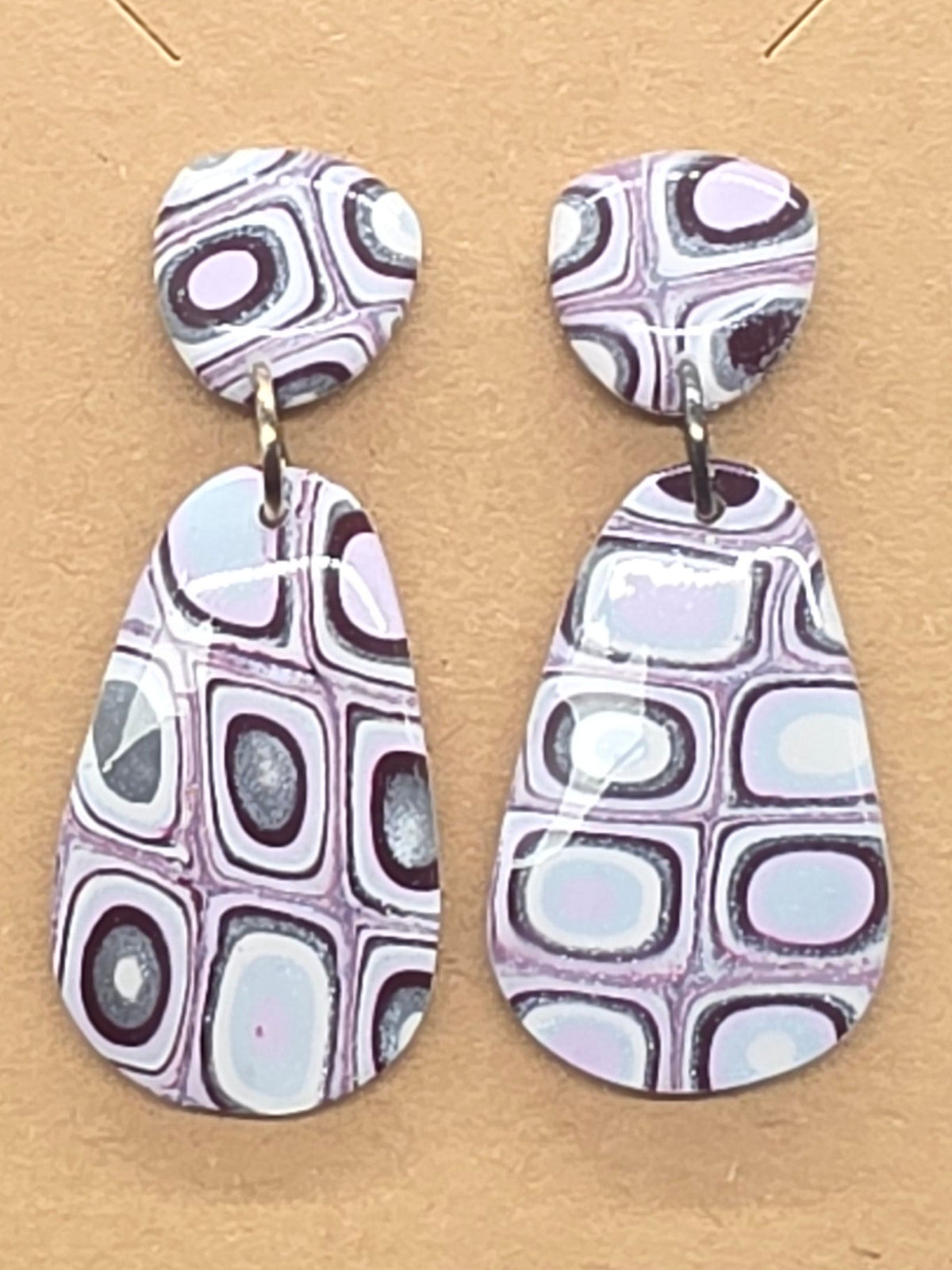 Mauve and Silver Quilt Pattern Dangles: Post