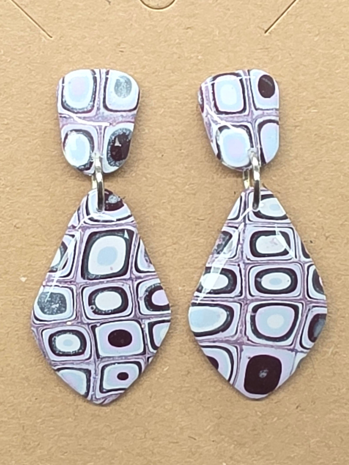 Mauve and Silver Quilt Pattern Dangles: Post