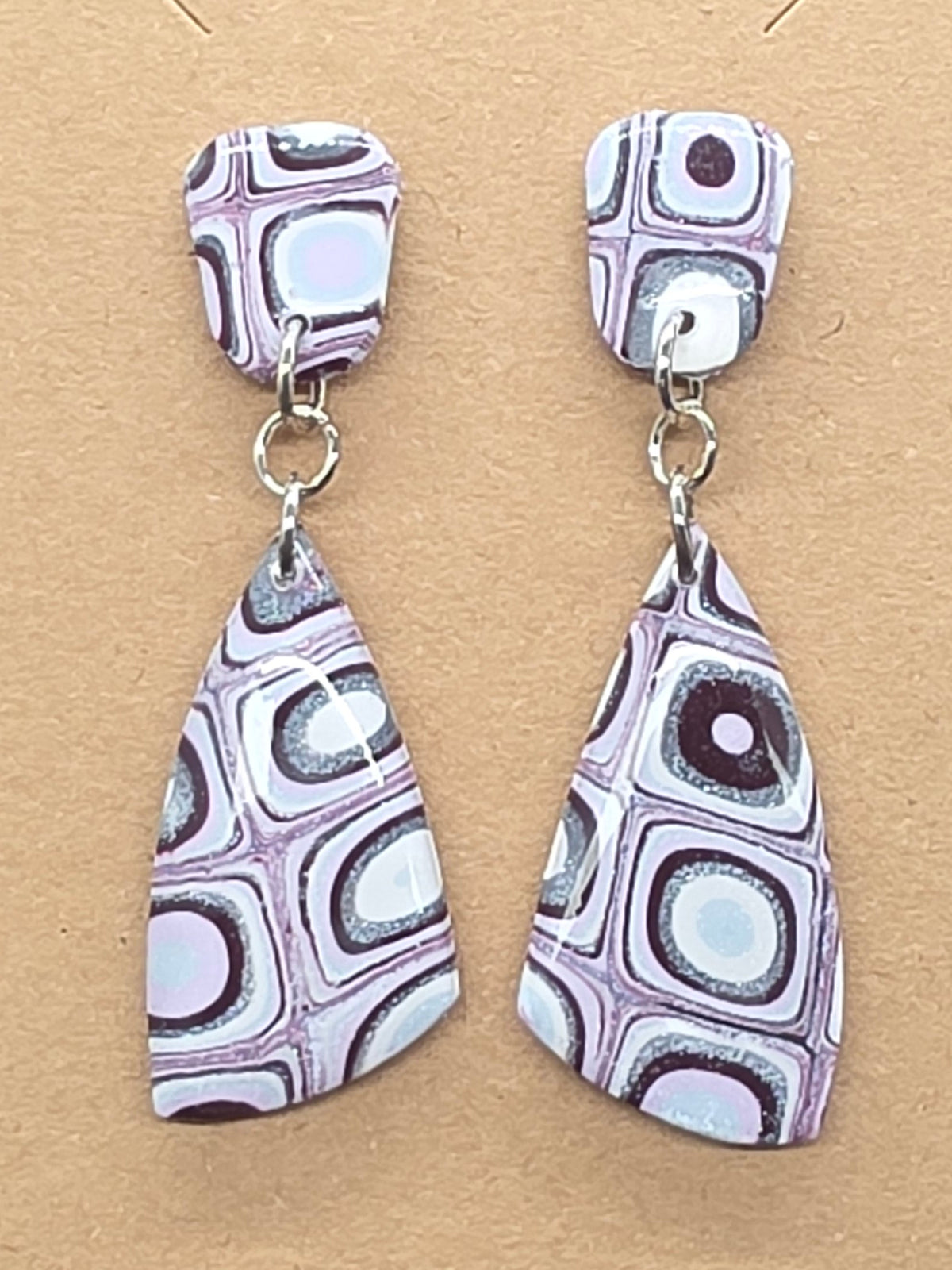 Mauve and Silver Quilt Pattern Dangles: Post